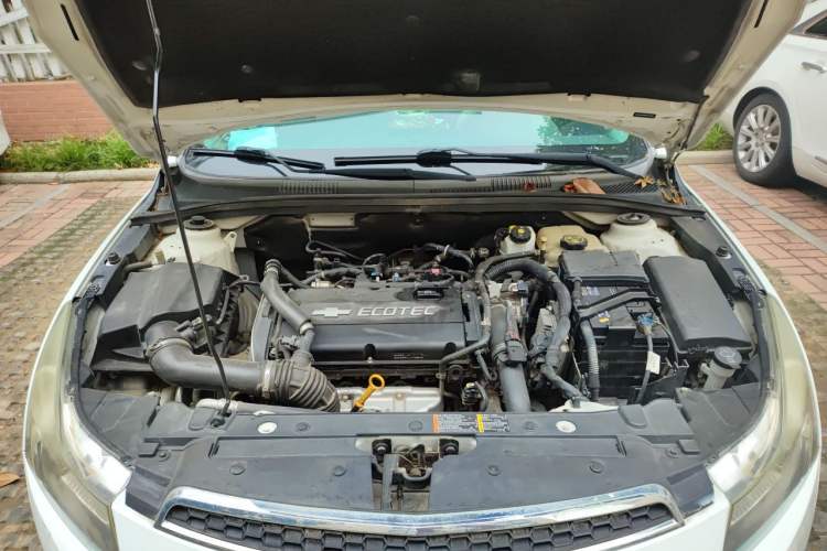 Used Chevrolet Cruze 2013 Hatchback 1.6T Automatic Flagship Model Engine Bay
