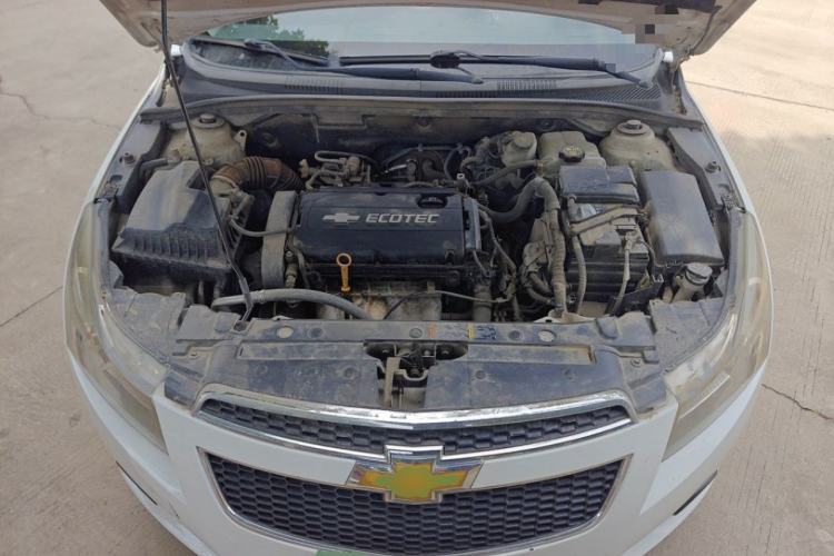 Used Chevrolet Cruze 2013 Hatchback 1.6L Automatic Luxury Model Engine Bay