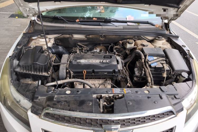 Used Chevrolet Cruze 2013 1.8L SE AT Engine Bay
