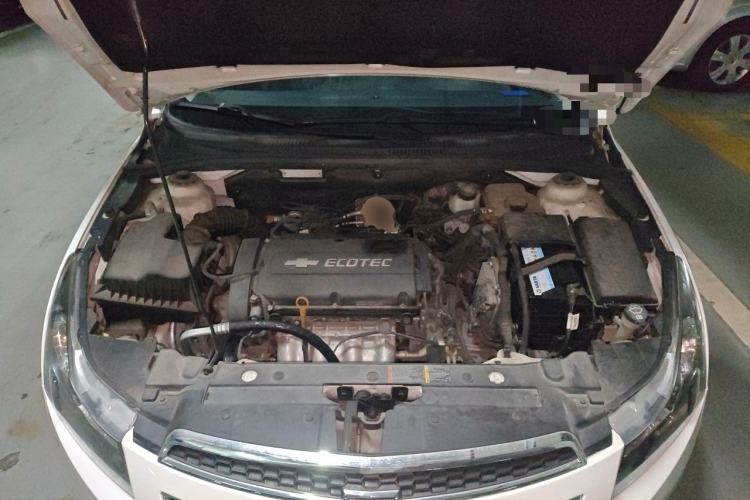 Used Chevrolet Cruze 2013 Hatchback 1.6L Automatic Luxury Model Engine Bay