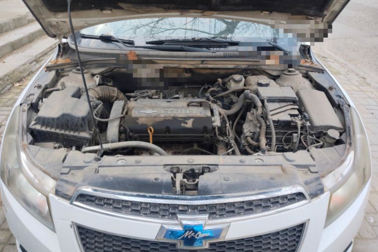 Used Chevrolet Cruze 2013 Hatchback 1.6L Automatic Luxury Model Engine Bay