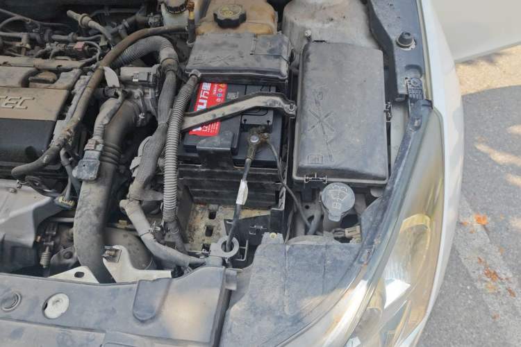 Used Chevrolet Cruze 2013 Hatchback 1.6T Automatic Flagship Model Engine Bay Left