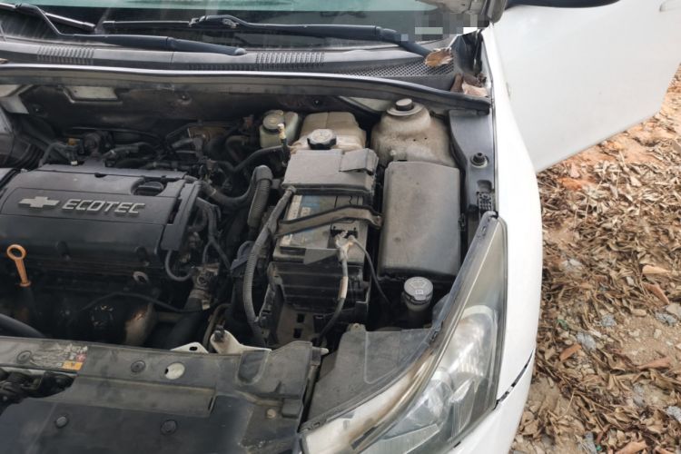 Used Chevrolet Cruze 2013 Hatchback 1.6L Automatic Luxury Model Engine Bay Left