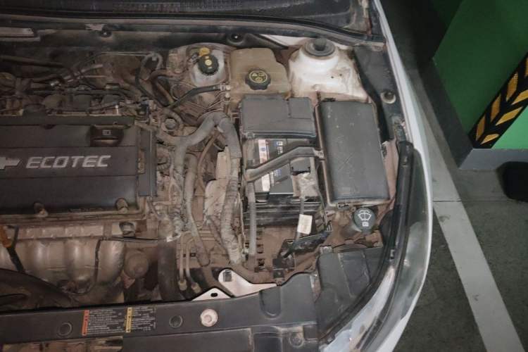 Used Chevrolet Cruze 2013 1.8L SE AT Engine Bay Left