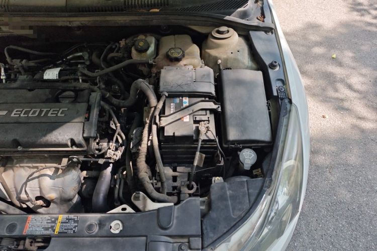 Used Chevrolet Cruze 2013 1.8L SE AT Engine Bay Left