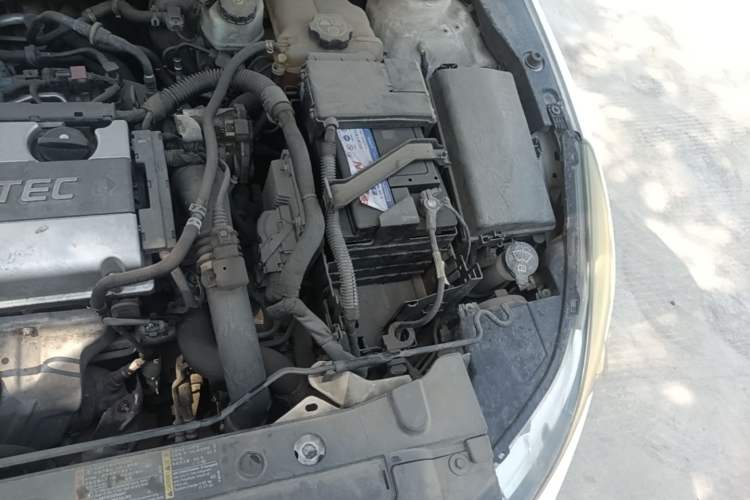 Used Chevrolet Cruze 2013 Hatchback 1.6T Automatic Flagship Model Engine Bay Left