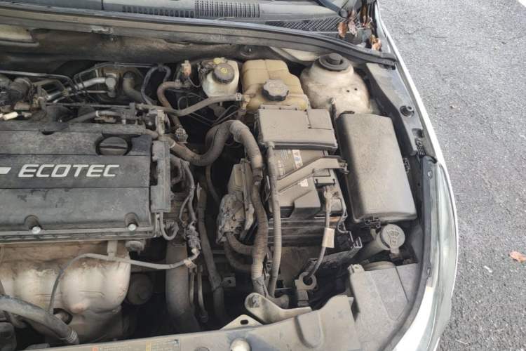 Used Chevrolet Cruze 2013 1.6L SE AT Engine Bay Left