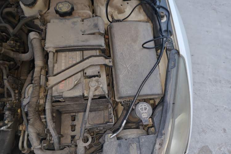 Used Chevrolet Cruze 2013 1.6L SE AT Engine Bay Left