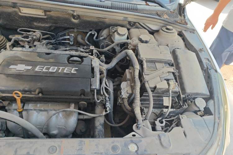 Used Chevrolet Cruze 2013 1.6L SE MT Engine Bay Left