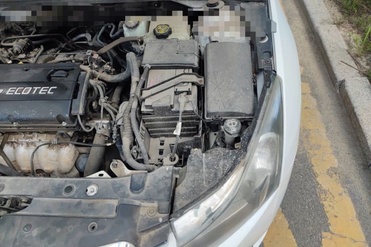 Used Chevrolet Cruze 2013 1.6L SE MT Engine Bay Left