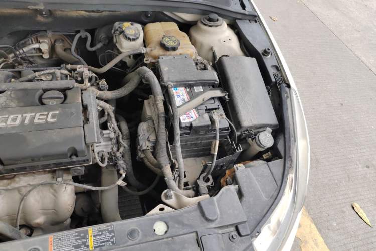 Used Chevrolet Cruze 2013 1.6L SE MT Engine Bay Left