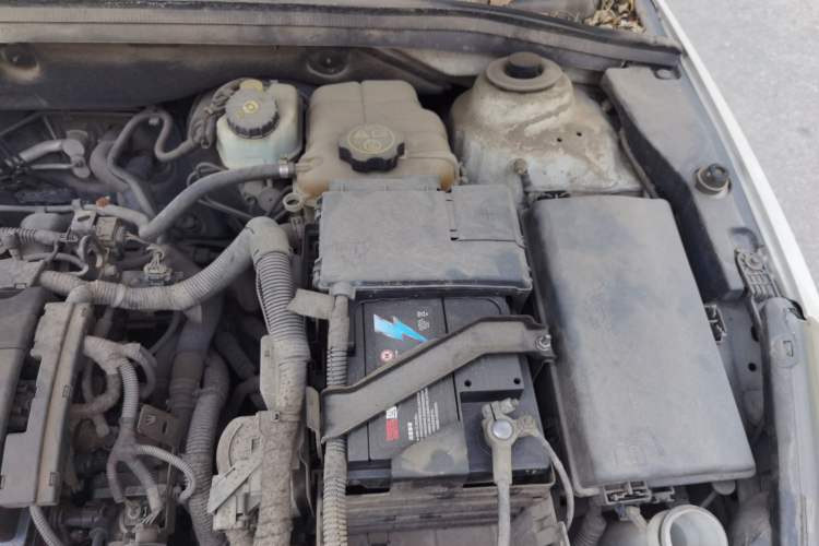 Used Chevrolet Cruze 2013 Hatchback 1.6L Manual Luxury Model Engine Bay Left