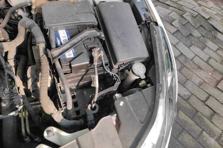 Used Chevrolet Cruze 2013 1.8L SE AT Engine Bay Left