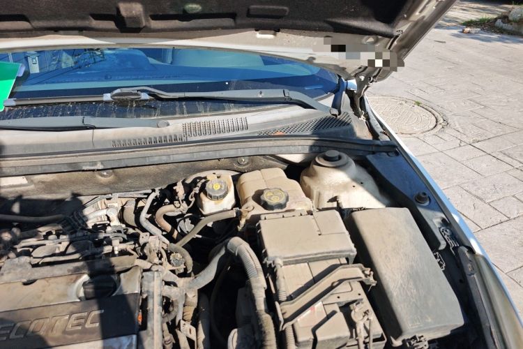 Used Chevrolet Cruze 2013 1.8L SE AT Engine Bay Left