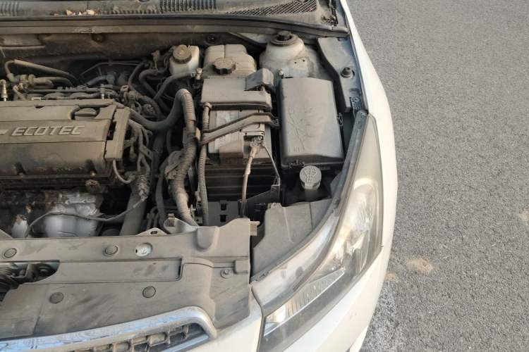 Used Chevrolet Cruze 2013 1.8L SE AT Engine Bay Left