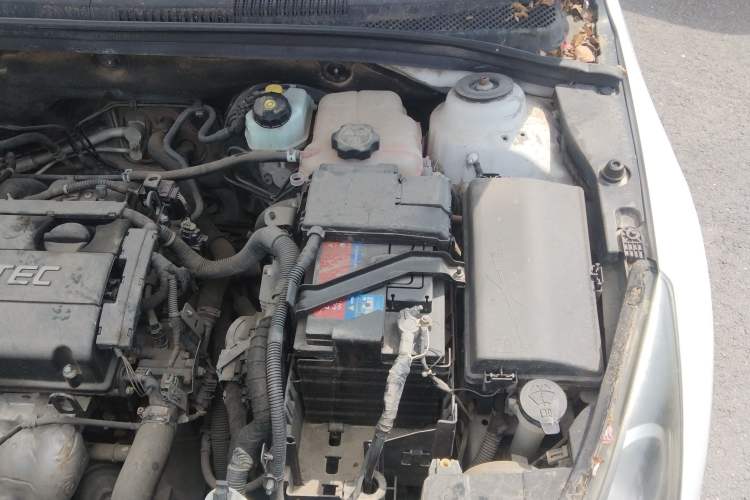 Used Chevrolet Cruze 2013 1.6L SE MT Engine Bay Left