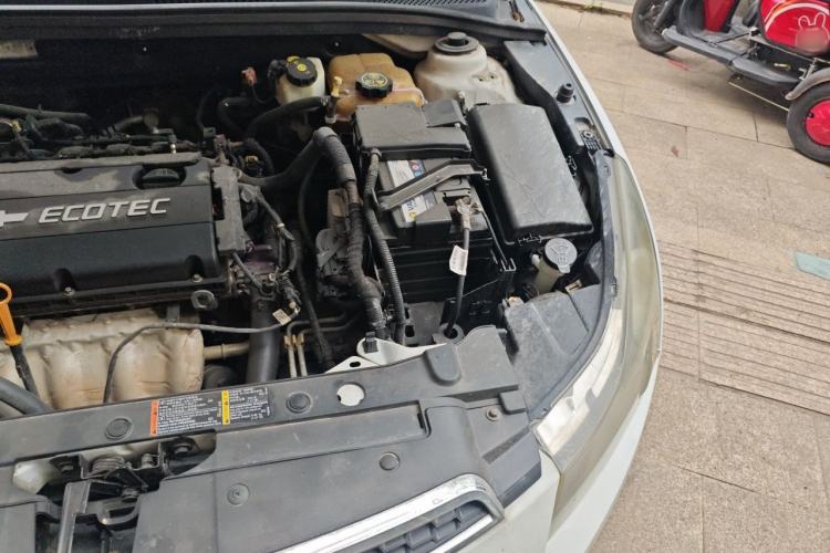 Used Chevrolet Cruze 2013 1.8L SE AT Engine Bay Left