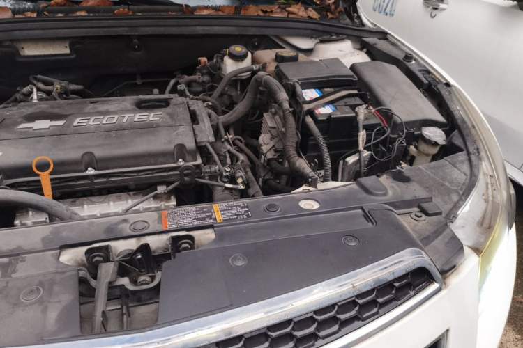 Used Chevrolet Cruze 2013 1.8L SE AT Engine Bay Left
