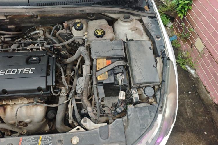 Used Chevrolet Cruze 2013 1.8L SE AT Engine Bay Left