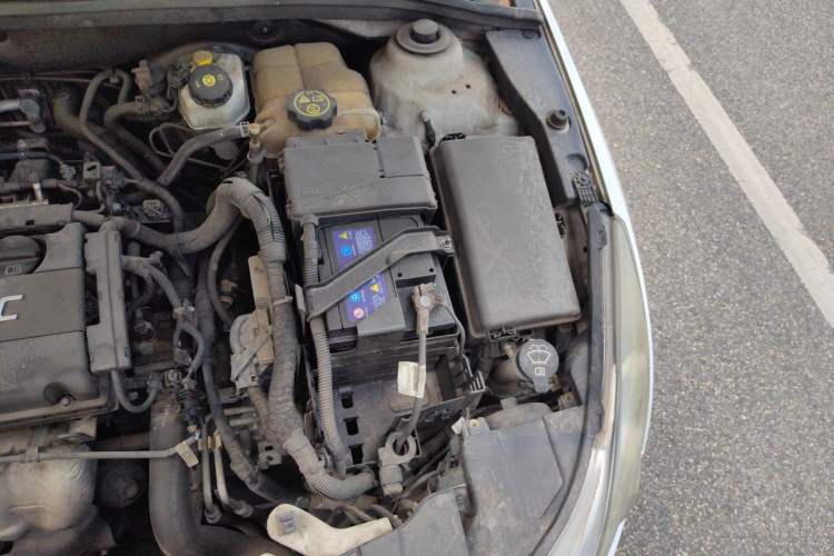 Used Chevrolet Cruze 2013 1.8L SE AT Engine Bay Left