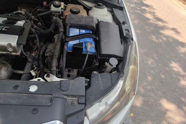 Used Chevrolet Cruze 2013 Hatchback 1.6L Automatic Luxury Model Engine Bay Left