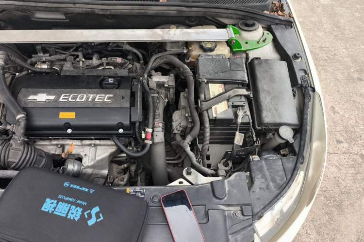 Used Chevrolet Cruze 2013 Hatchback 1.6T Automatic Flagship Model Engine Bay Left