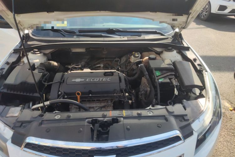 Used Chevrolet Cruze 2013 Hatchback 1.6L Manual Luxury Model Engine Bay Left