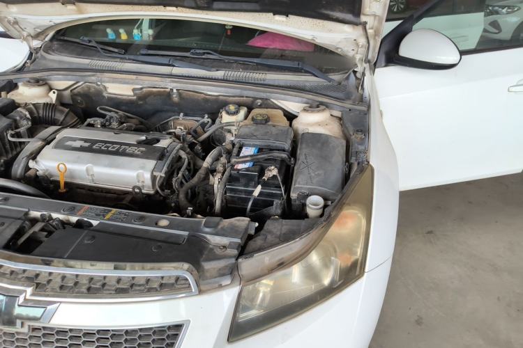 Used Chevrolet Cruze 2013 1.6L SL MT Engine Bay Left