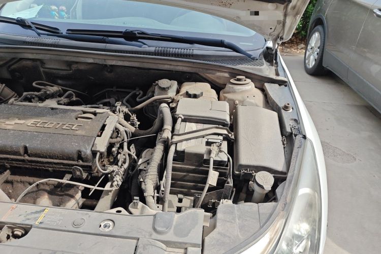 Used Chevrolet Cruze 2013 1.6L SL MT Engine Bay Left