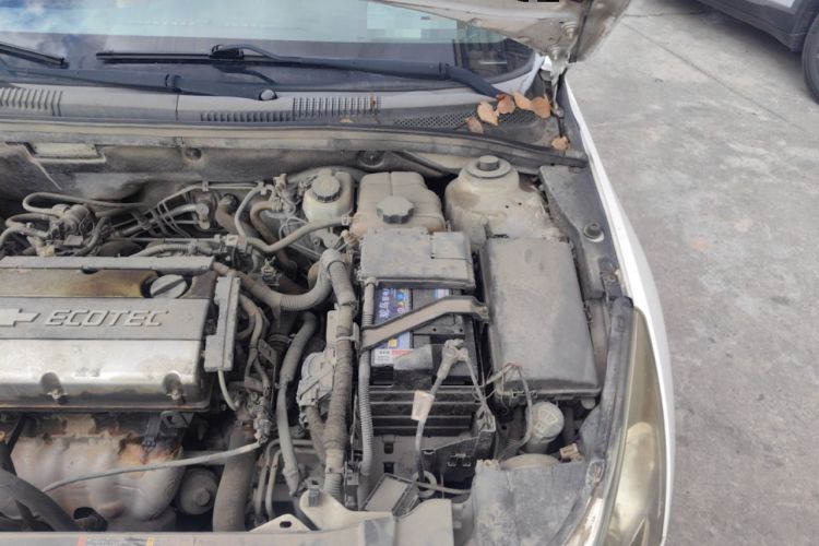 Used Chevrolet Cruze 2013 Hatchback 1.6L Automatic Luxury Model Engine Bay Left
