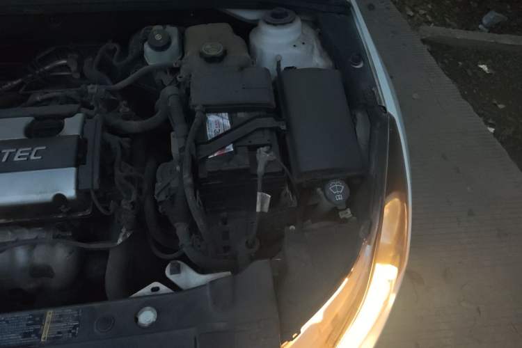 Used Chevrolet Cruze 2013 1.6L SE MT Engine Bay Left