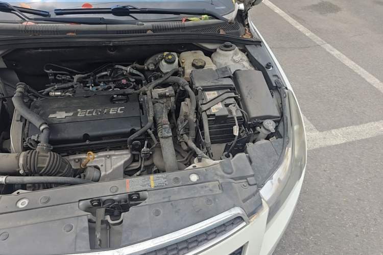 Used Chevrolet Cruze 2013 Hatchback 1.6T Automatic Flagship Model Engine Bay Left