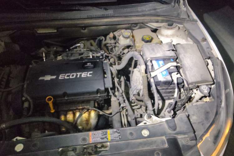 Used Chevrolet Cruze 2013 1.8L SE AT Engine Bay Left