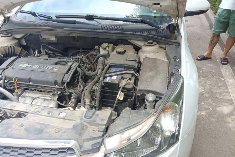 Used Chevrolet Cruze 2013 1.8L SE AT Engine Bay Left