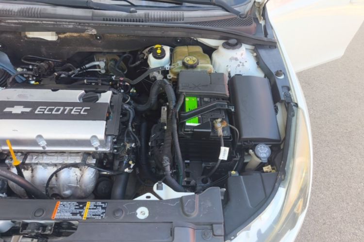 Used Chevrolet Cruze 2013 1.6L SL MT Engine Bay Left
