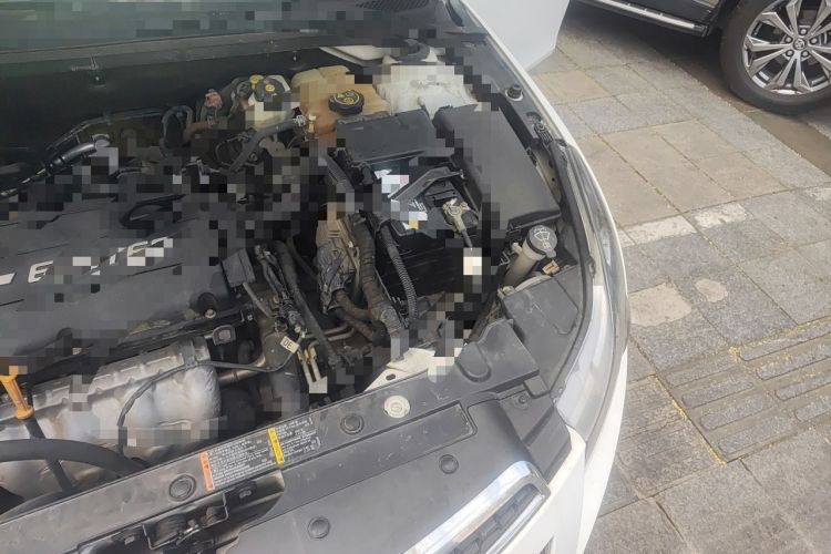 Used Chevrolet Cruze 2013 1.8L SE AT Engine Bay Left