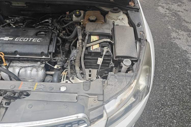 Used Chevrolet Cruze 2013 1.6L SE AT Engine Bay Left