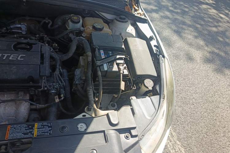 Used Chevrolet Cruze 2013 Hatchback 1.6L Manual Luxury Model Engine Bay Left