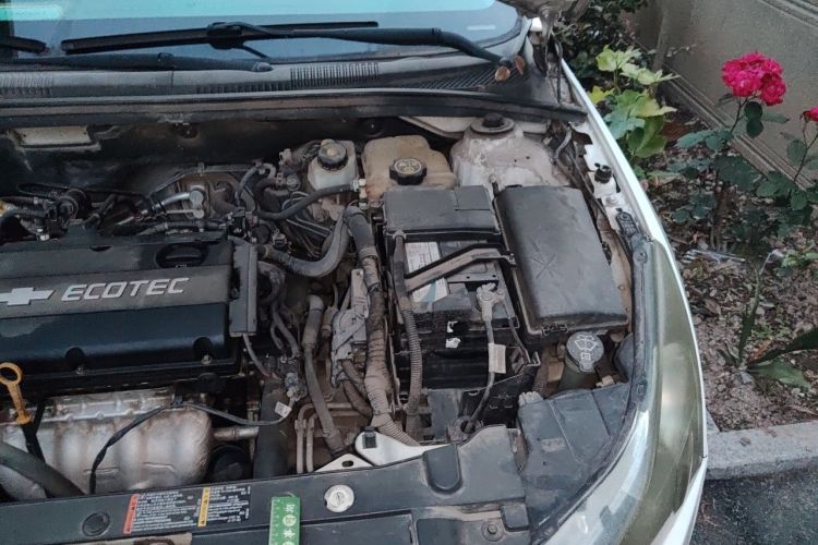 Used Chevrolet Cruze 2013 Hatchback 1.6L Automatic Luxury Model Engine Bay Left