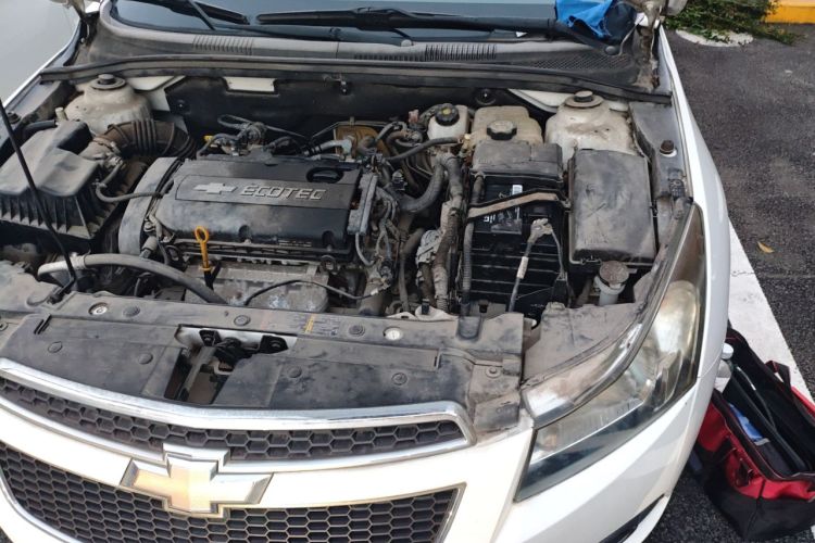 Used Chevrolet Cruze 2013 Hatchback 1.6L Automatic Luxury Model Engine Bay Left