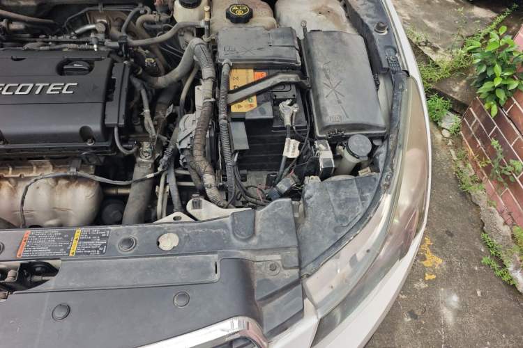 Used Chevrolet Cruze 2013 1.8L SE AT Engine Bay Left