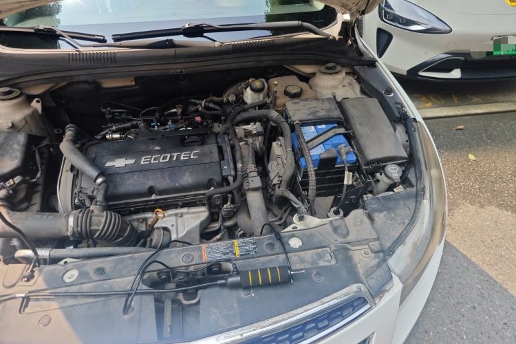 Used Chevrolet Cruze 2013 Hatchback 1.6T Automatic Flagship Model Engine Bay Left