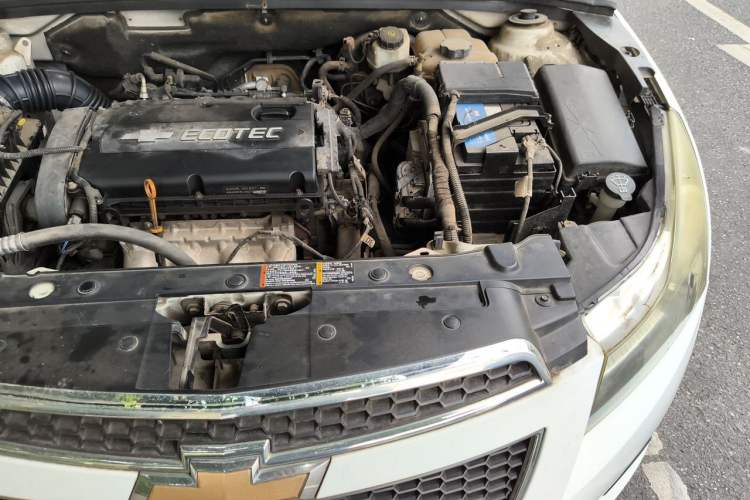 Used Chevrolet Cruze 2013 1.8L SE AT Engine Bay Left