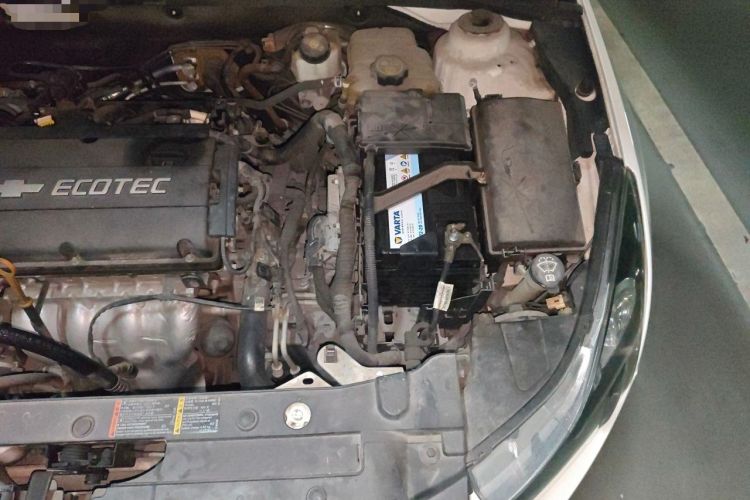 Used Chevrolet Cruze 2013 Hatchback 1.6L Automatic Luxury Model Engine Bay Left