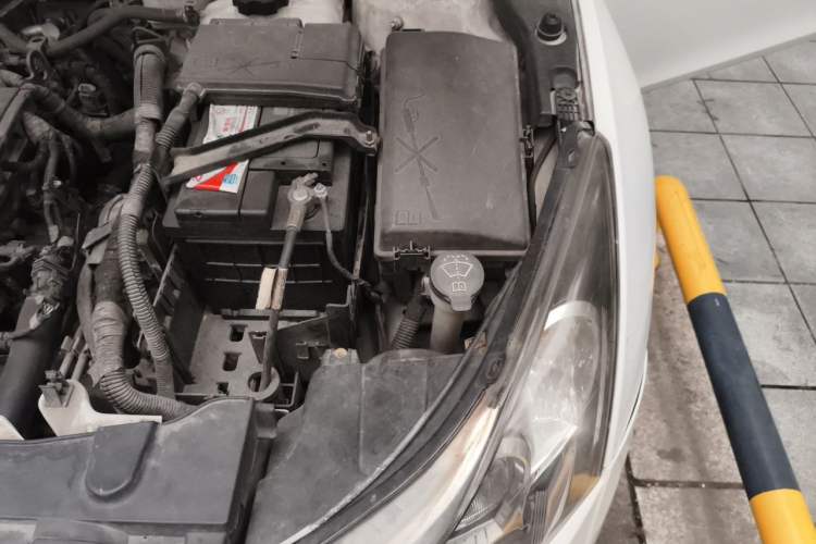 Used Chevrolet Cruze 2013 1.8L SE AT Engine Bay Left