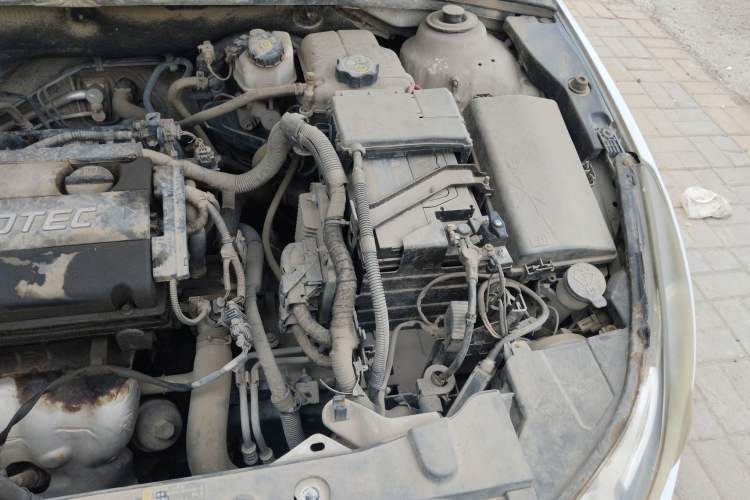 Used Chevrolet Cruze 2013 Hatchback 1.6L Automatic Luxury Model Engine Bay Left