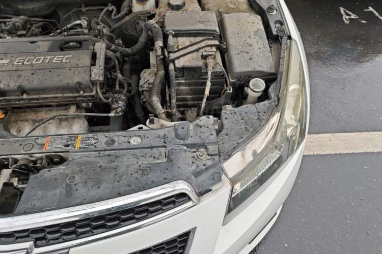 Used Chevrolet Cruze 2013 1.6L SE MT Engine Bay Left