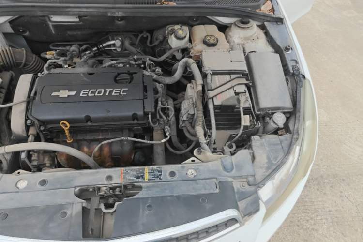 Used Chevrolet Cruze 2013 1.6L SE MT Engine Bay Left