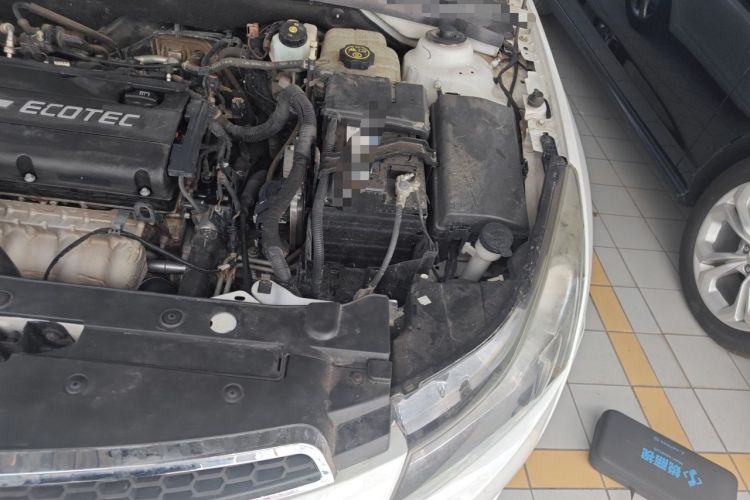 Used Chevrolet Cruze 2013 1.8L SE AT Engine Bay Left