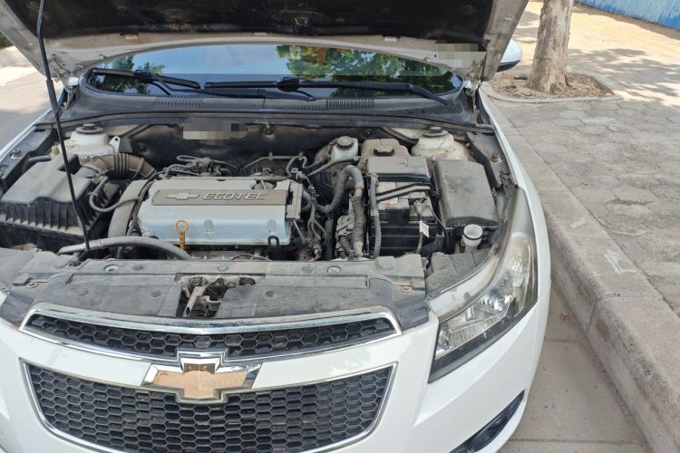 Used Chevrolet Cruze 2013 Hatchback 1.6L Manual Luxury Model Engine Bay Left